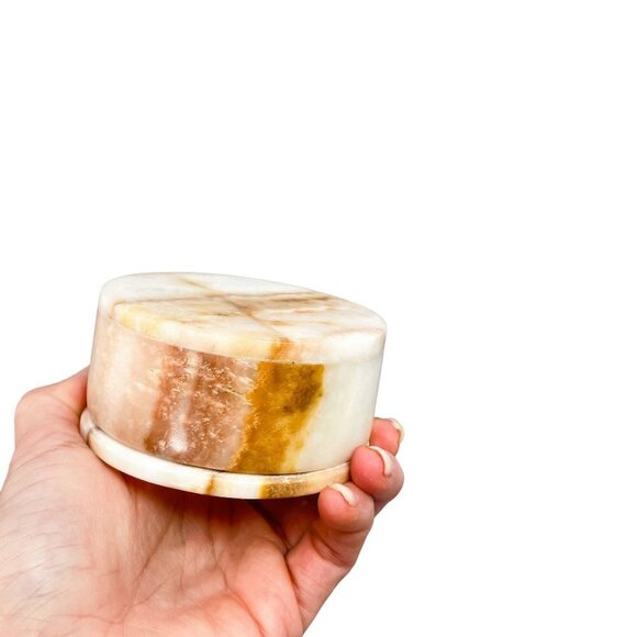 Onyx Round Box, Handcrafted with Natural Earth Tones and Natural Veining - Picture 9 of 10